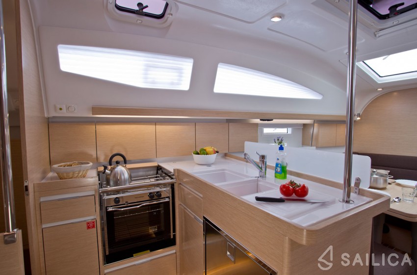 Elan 40 Impression - Yacht Charter Sailica