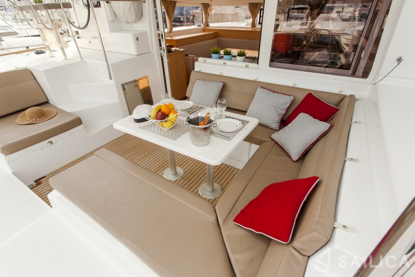 Lagoon 400 S2 - Yacht Charter Sailica