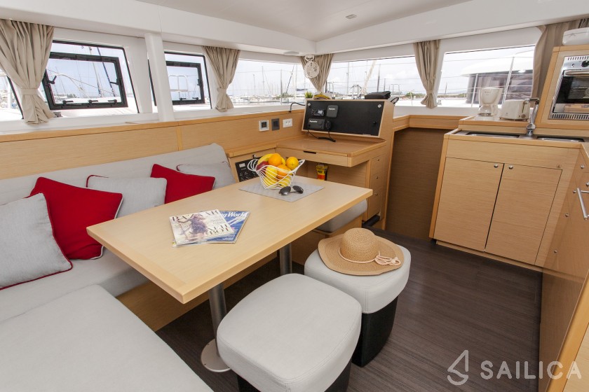 Lagoon 400 S2 - Yacht Charter Sailica