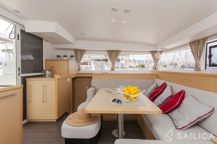 Lagoon 400 S2 - Yacht Charter Sailica