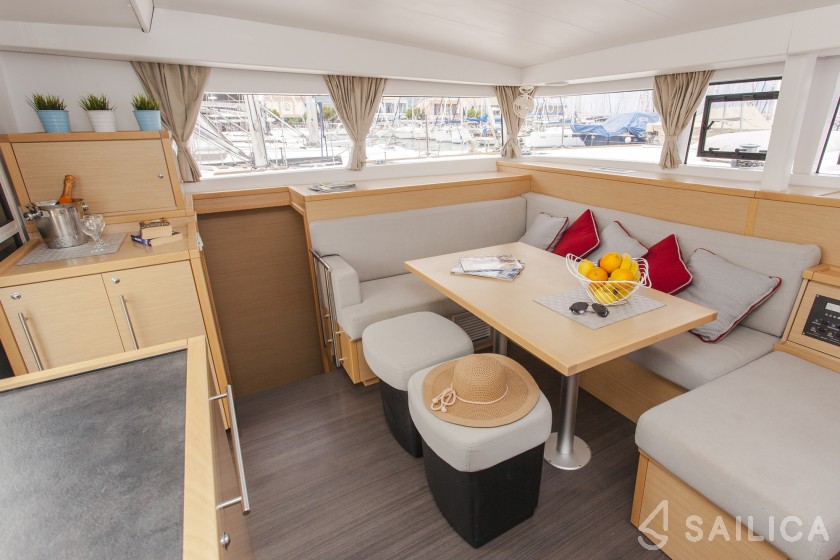 Lagoon 400 S2 - Yacht Charter Sailica