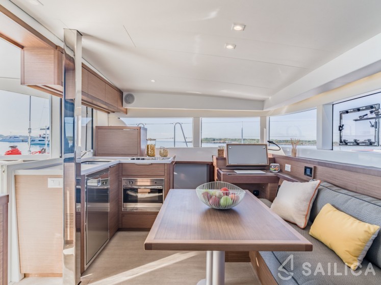 Lagoon 40 - Yacht Charter Sailica