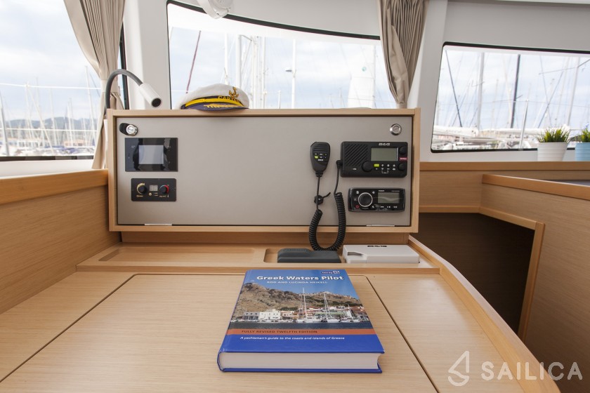 Lagoon 42 - Yacht Charter Sailica