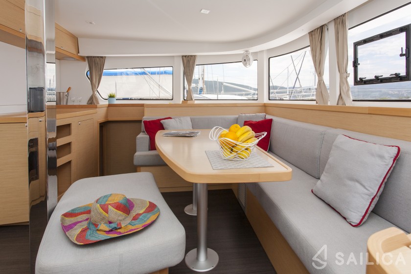 Lagoon 42 - Yacht Charter Sailica