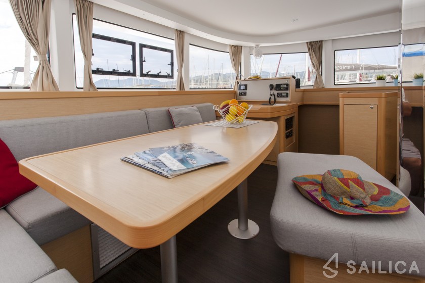 Lagoon 42 - Yacht Charter Sailica