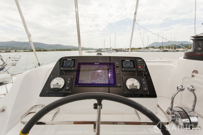 Lagoon 42 - Yacht Charter Sailica