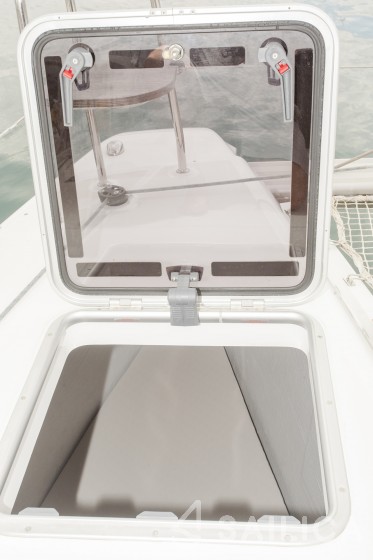 Lagoon 42 - Yacht Charter Sailica