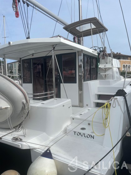 Bali 4.1 - Yacht Charter Sailica