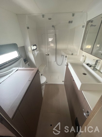 Bali 4.1 - Yacht Charter Sailica