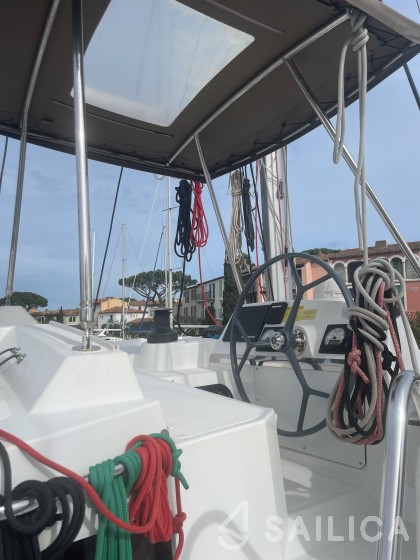 Bali 4.1 - Yacht Charter Sailica