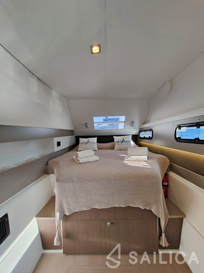 Bali 4.1 - Yacht Charter Sailica