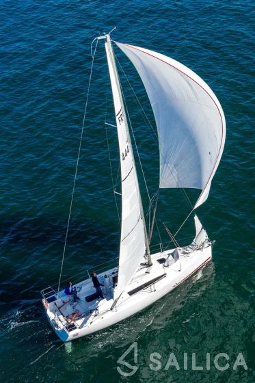 Sun Fast 3200 - Yacht Charter Sailica