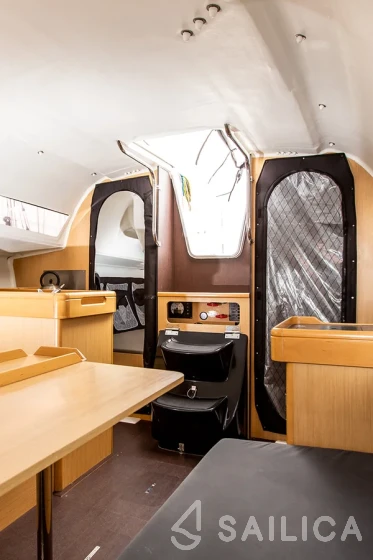 Sun Fast 3200 - Yacht Charter Sailica