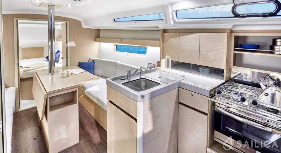 Oceanis 34.1 - Yacht Charter Sailica