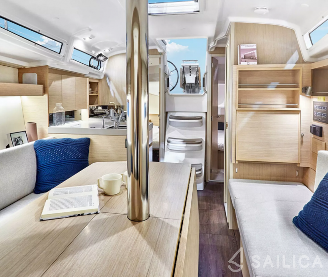 Oceanis 34.1 - Yacht Charter Sailica