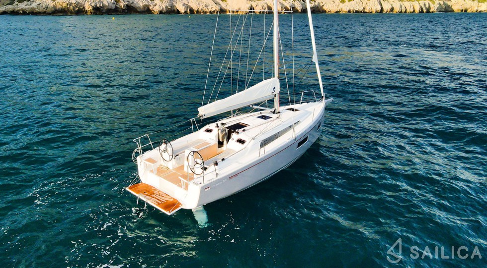 Oceanis 34.1 - Yacht Charter Sailica