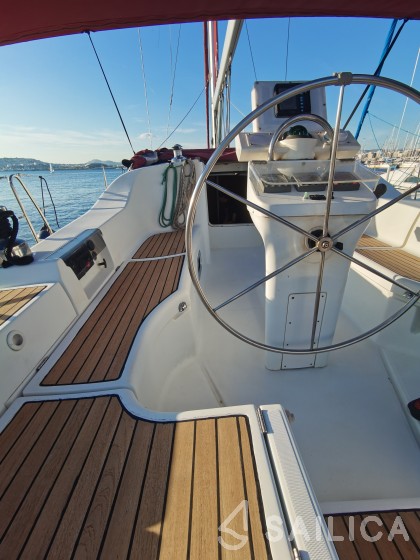 Oceanis 393 Clipper - Yacht Charter Sailica
