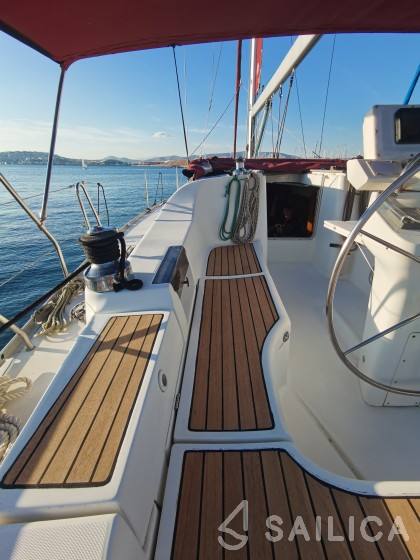 Oceanis 393 Clipper - Yacht Charter Sailica