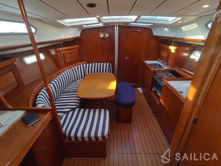 Oceanis 393 Clipper - Yacht Charter Sailica