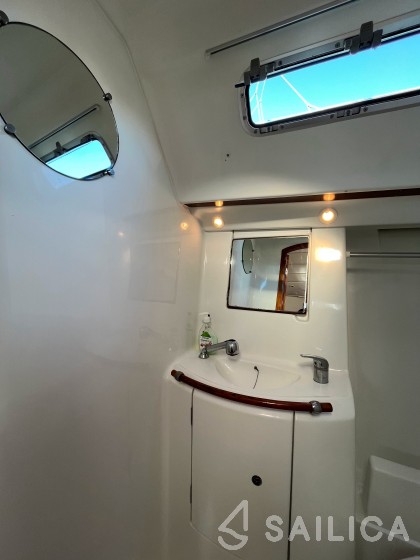Oceanis 393 Clipper - Yacht Charter Sailica