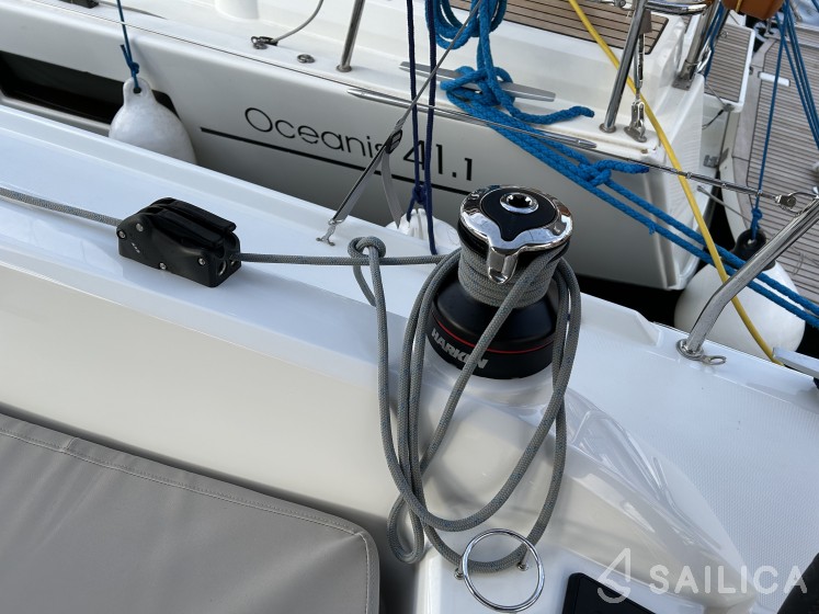 Oceanis 34.1 - Yacht Charter Sailica