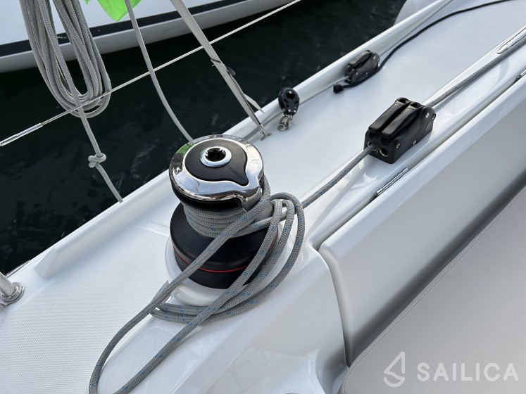 Oceanis 34.1 - Yacht Charter Sailica