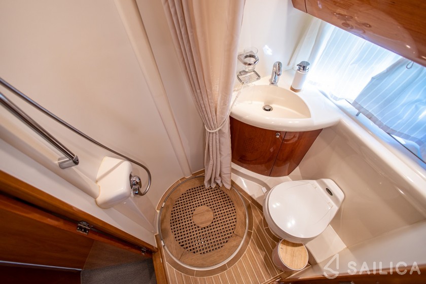Princess 45 - Yacht Charter Sailica