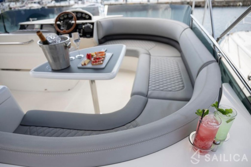 Princess 45 - Yacht Charter Sailica