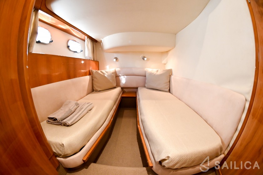 Princess 45 - Yacht Charter Sailica
