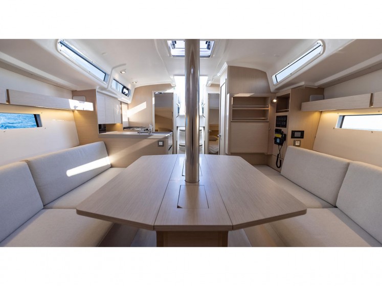 Oceanis 34.1 - Yacht Charter Sailica