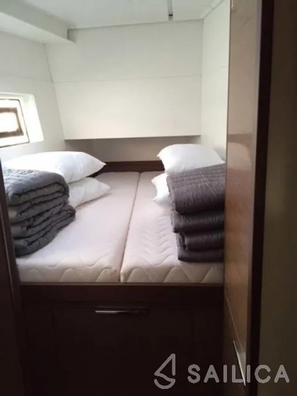 Lagoon 40 - Yacht Charter Sailica