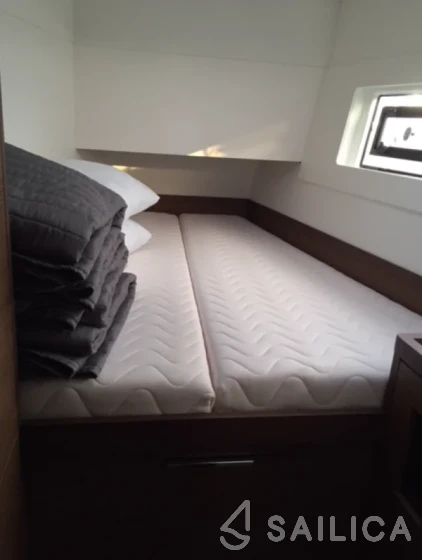Lagoon 40 - Yacht Charter Sailica