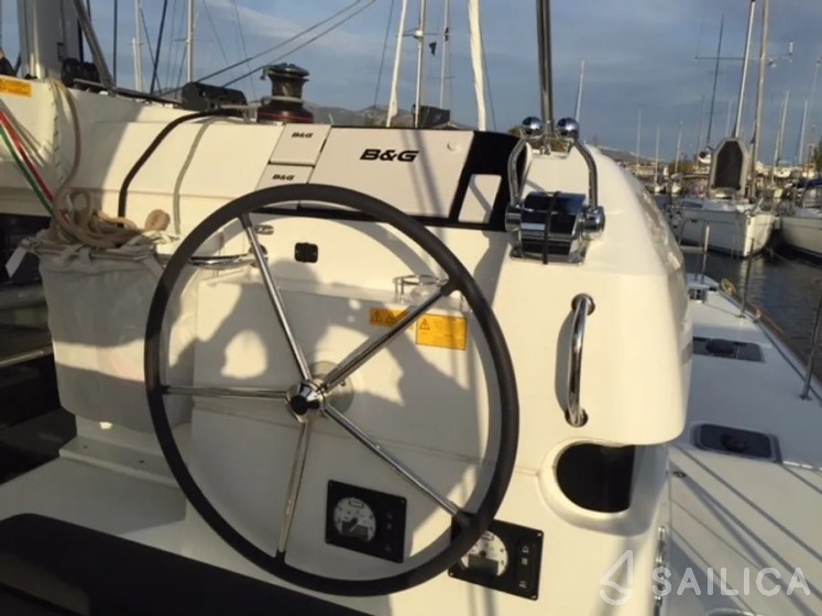 Lagoon 40 - Yacht Charter Sailica