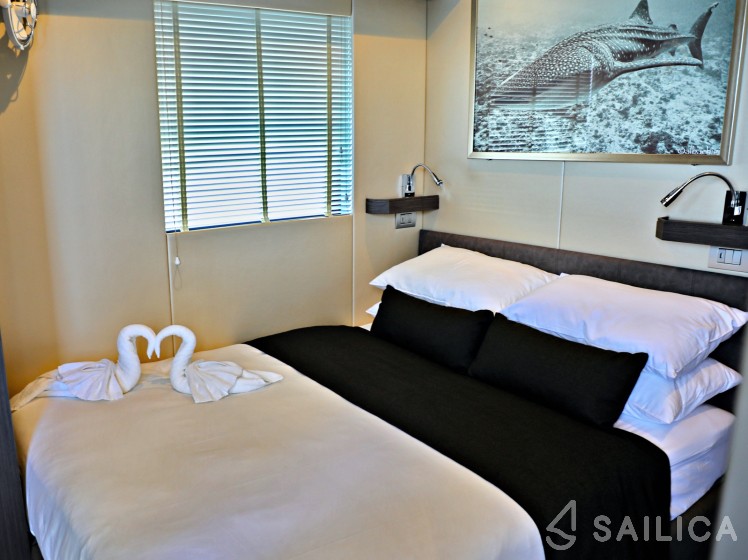 Overblue 44 - Yacht Charter Sailica