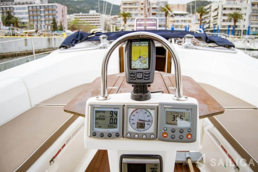 Bavaria 40 - Yacht Charter Sailica