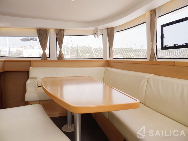 Lagoon 42 - Yacht Charter Sailica