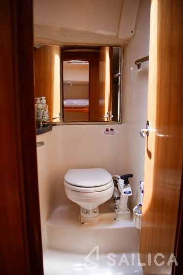 Bavaria 46 - Yacht Charter Sailica