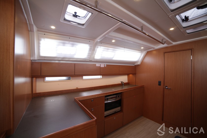 Bavaria 46 Cruiser - Yacht Charter Sailica