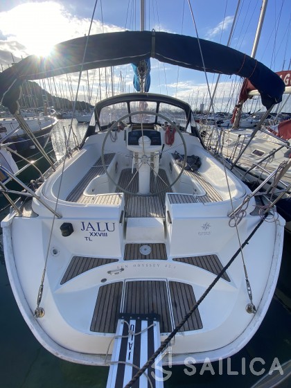 Sun Odyssey 42.2 - Yacht Charter Sailica