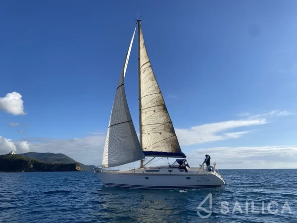 Sun Odyssey 42.2 - Yacht Charter Sailica