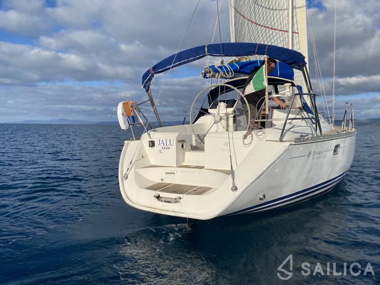 Sun Odyssey 42.2 - Yacht Charter Sailica