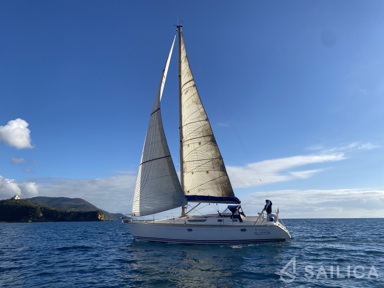 Sun Odyssey 42.2 - Yacht Charter Sailica