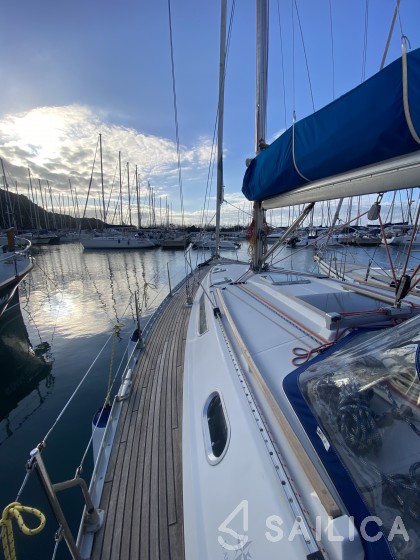 Sun Odyssey 42.2 - Yacht Charter Sailica
