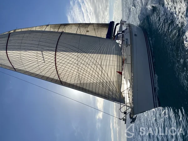 Sun Odyssey 42.2 - Yacht Charter Sailica