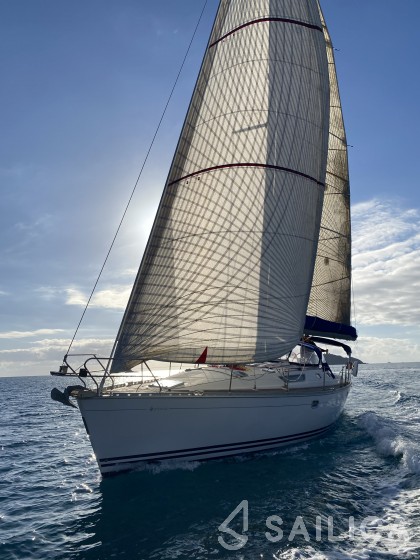 Sun Odyssey 42.2 - Yacht Charter Sailica