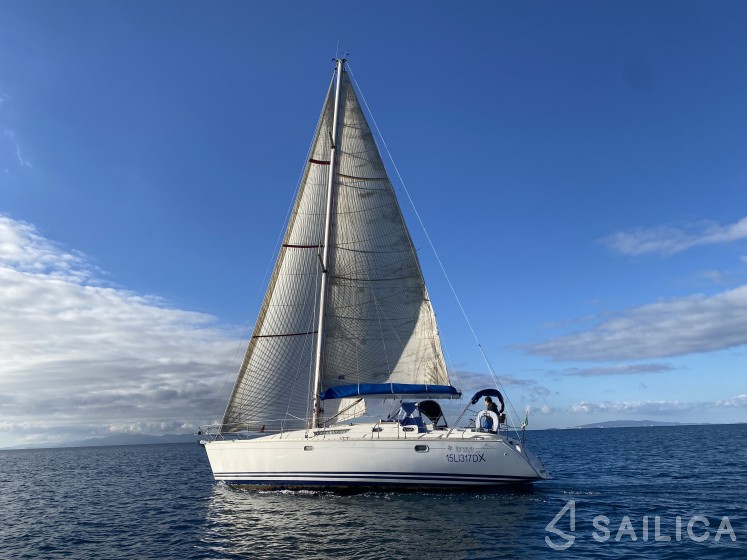 Sun Odyssey 42.2 - Yacht Charter Sailica