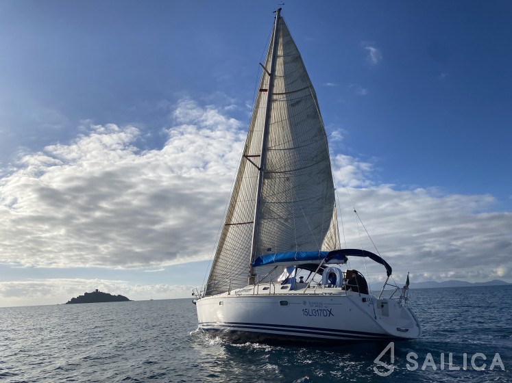 Sun Odyssey 42.2 - Yacht Charter Sailica