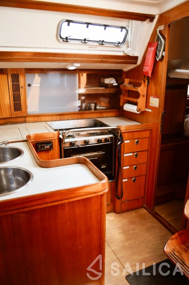Elan 40 - Yacht Charter Sailica