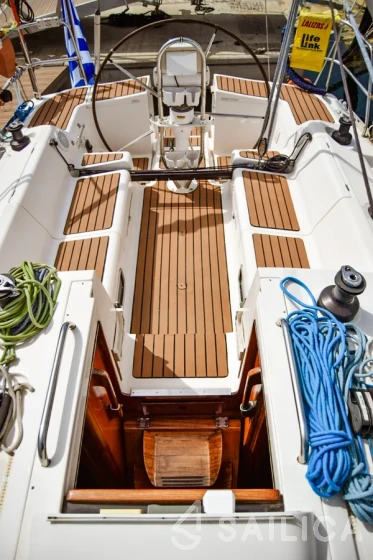 Elan 40 - Yacht Charter Sailica