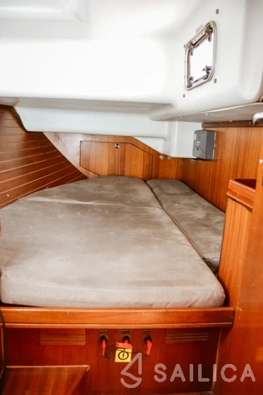 Elan 40 - Yacht Charter Sailica